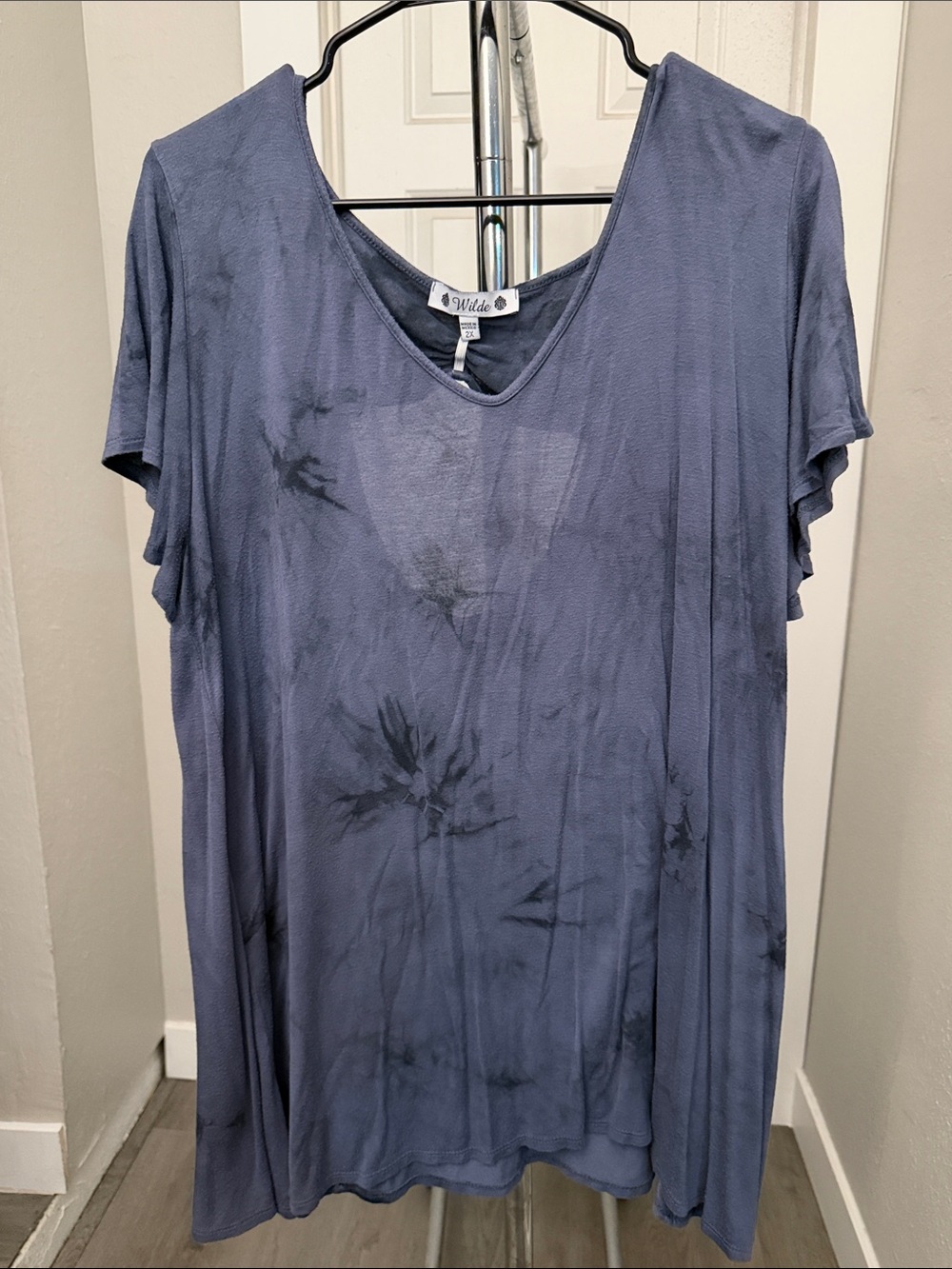 Wilde Women's Slate Blue V-Neck Short Sleeve Tunic